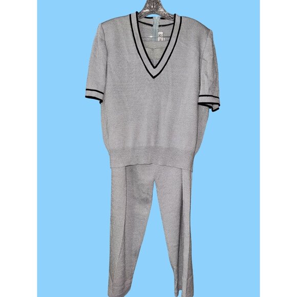 Classic Fit Pants - SIZE Large Vintage Classic Fit Womens Knit V-Neck Top & Elastic Waist Pants Set